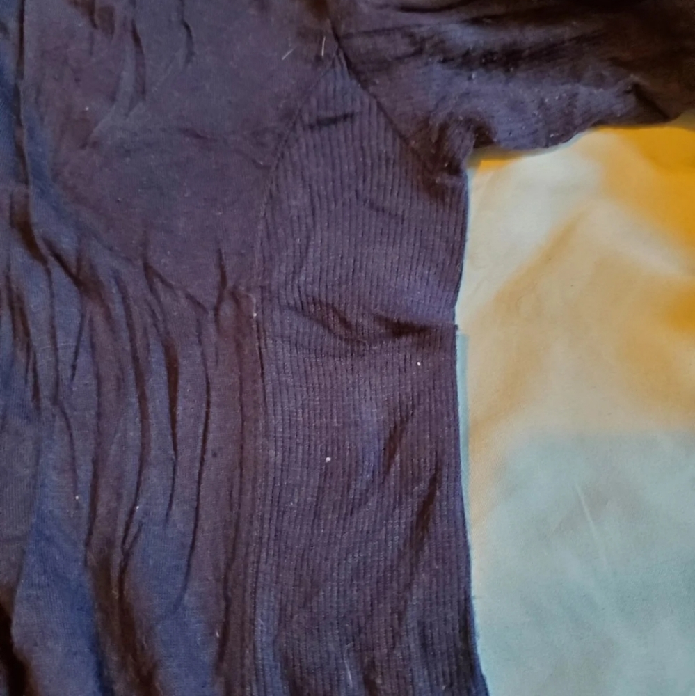 Large soft flowy button up - Picture 2 of 4